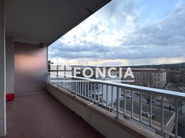 Location Studio 29.68 m² - 22 RUE JAMEN GRAN Caluire 69300