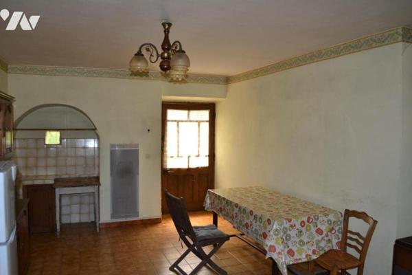 MAISON EN PIERRE AVEC DEPENDANCES