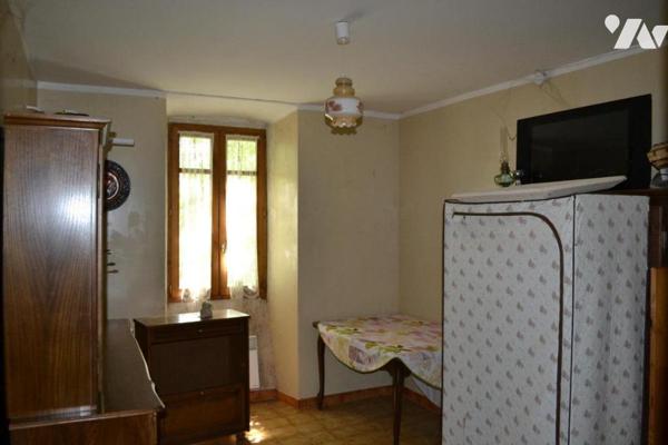 MAISON EN PIERRE AVEC DEPENDANCES