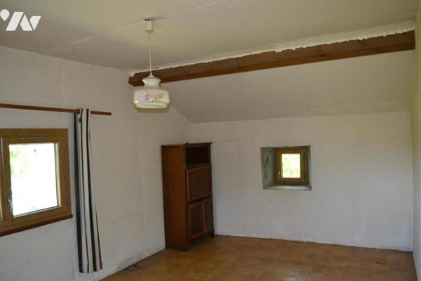 MAISON EN PIERRE AVEC DEPENDANCES