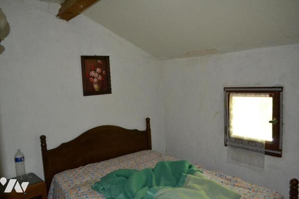 MAISON EN PIERRE AVEC DEPENDANCES