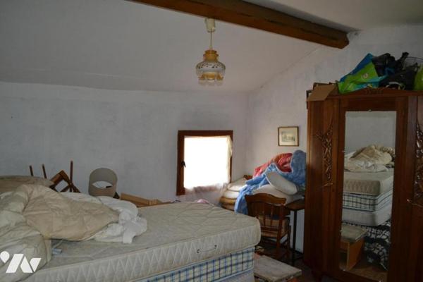 MAISON EN PIERRE AVEC DEPENDANCES