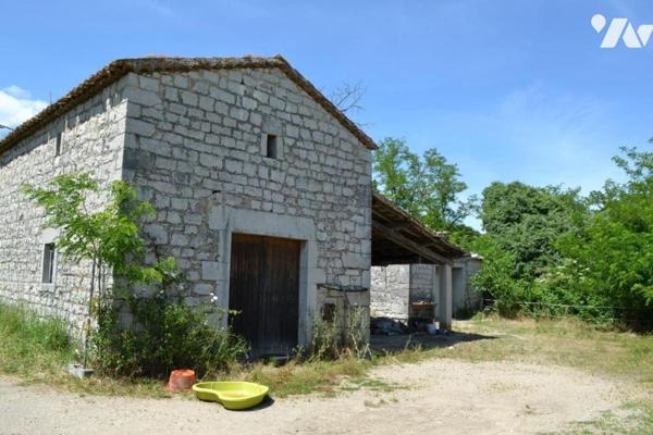 MAISON EN PIERRE AVEC DEPENDANCES