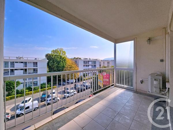 Appartement T3 à vendre  3 pièces - 66,75 m2 MARSEILLE - 13008