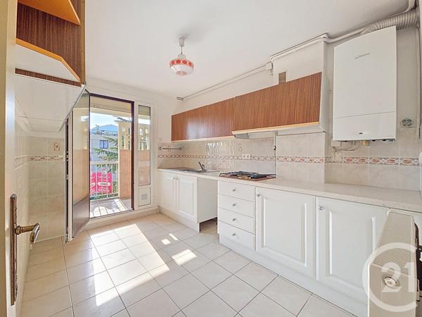 Appartement T3 à vendre  3 pièces - 66,75 m2 MARSEILLE - 13008