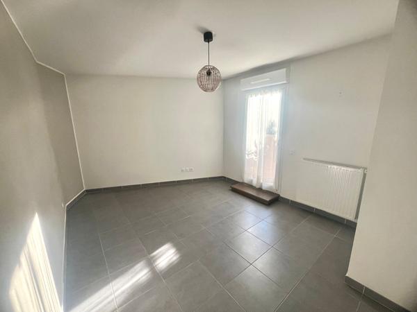 Gardanne secteur recherché - T3 avec grande terrasse, vue dégagée