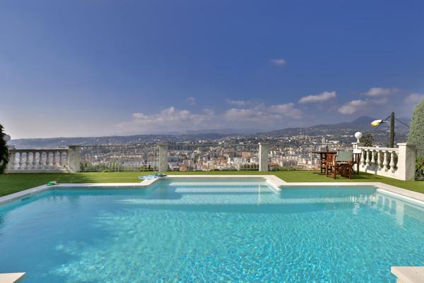 Maison à vendre  7 pièces - 261,30 m2 NICE - 06