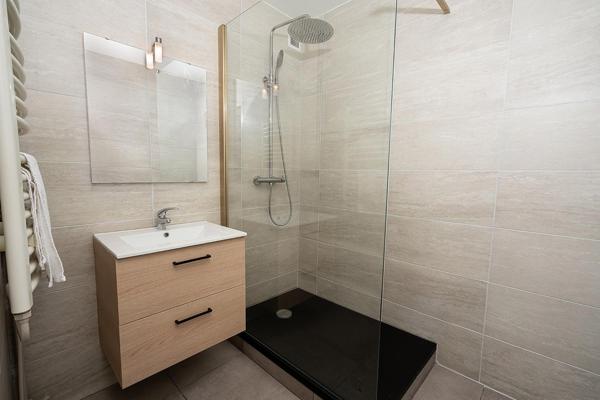 Appartement à SAINT-ETIENNE, 42000 - 3 pièces 53m²