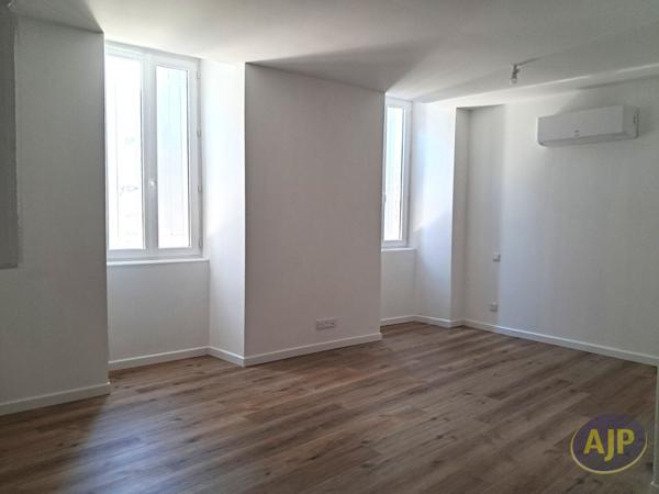 Location appartement Jonzac : 370 € - AJP Immobilier Pons