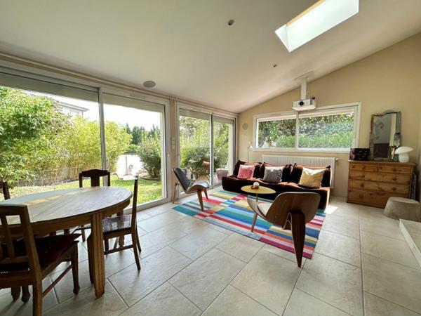 Blagnac  Spacieuse maison T7 avec piscine, à deux pas du centre-ville et des écoles