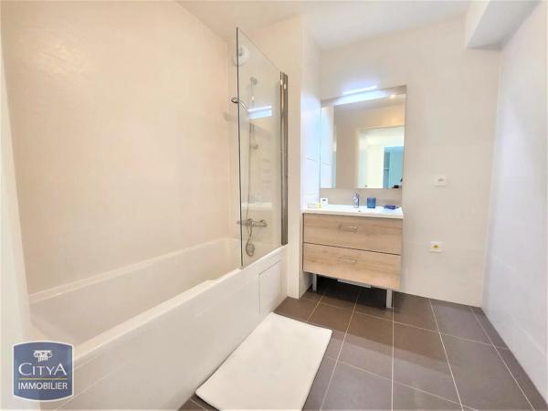 Appartement à louer 3 pièces 66.43m² Issy-les-Moulineaux (92130)