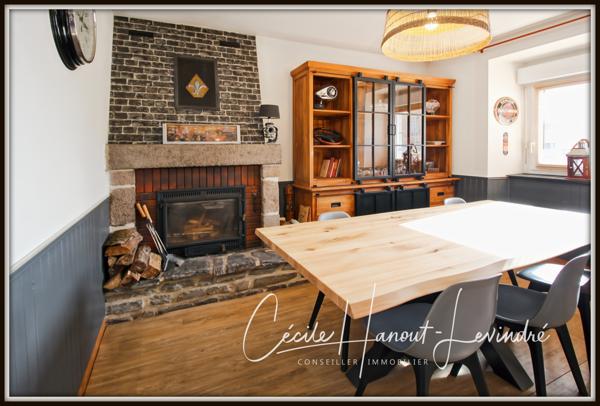 Pleine-Fougères (35610) PLEINE-FOUGERES - Centre Bourg - Propriété 100 m² (potentiel 240 m²) en pierre avec dépendances - Terrain 270