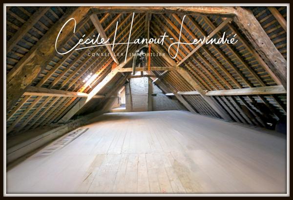 Pleine-Fougères (35610) PLEINE-FOUGERES - Centre Bourg - Propriété 100 m² (potentiel 240 m²) en pierre avec dépendances - Terrain 270