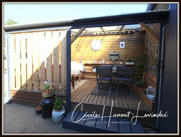 Pleine-Fougères (35610) PLEINE-FOUGERES - Centre Bourg - Propriété 100 m² (potentiel 240 m²) en pierre avec dépendances - Terrain 270