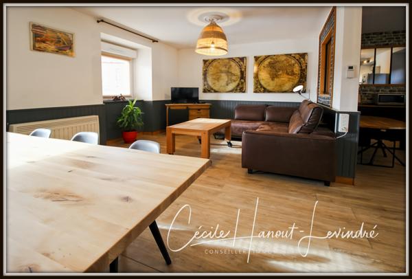 Pleine-Fougères (35610) PLEINE-FOUGERES - Centre Bourg - Propriété 100 m² (potentiel 240 m²) en pierre avec dépendances - Terrain 270