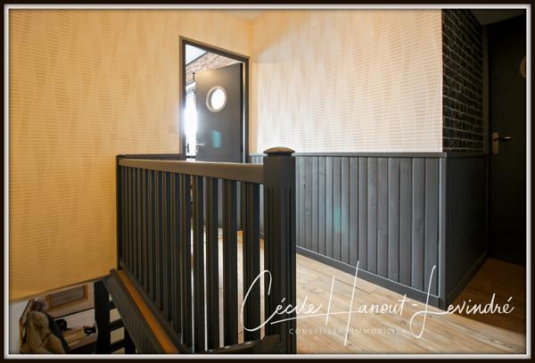 Pleine-Fougères (35610) PLEINE-FOUGERES - Centre Bourg - Propriété 100 m² (potentiel 240 m²) en pierre avec dépendances - Terrain 270