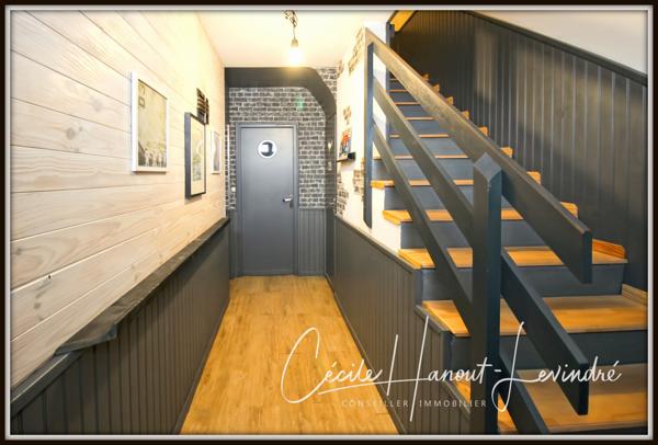 Pleine-Fougères (35610) PLEINE-FOUGERES - Centre Bourg - Propriété 100 m² (potentiel 240 m²) en pierre avec dépendances - Terrain 270