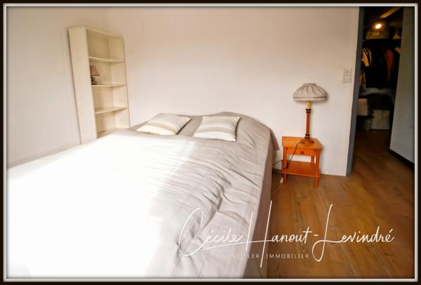 Pleine-Fougères (35610) PLEINE-FOUGERES - Centre Bourg - Propriété 100 m² (potentiel 240 m²) en pierre avec dépendances - Terrain 270