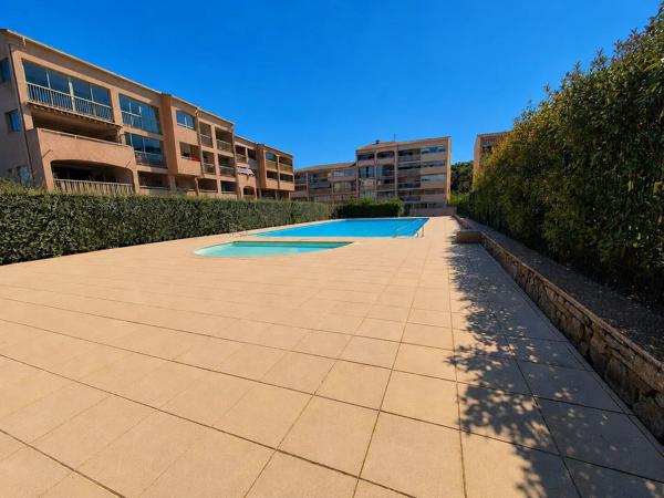 Vente                                                      Appartement
                        
                     2 pièces                      36 m2                     à Sainte-Maxime