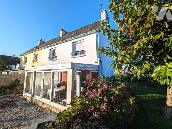 A Pont-Aven (Finistère Sud), maison avec véranda sur 422m2 m² de terrain clos à proximité imméd...
