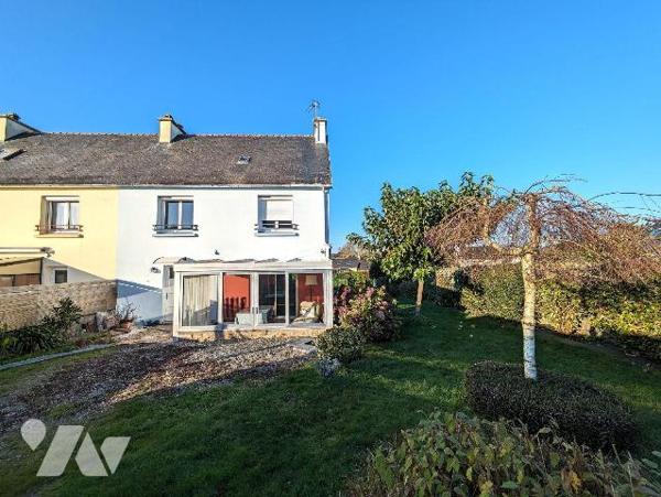 A Pont-Aven (Finistère Sud), maison avec véranda sur 422m2 m² de terrain clos à proximité imméd...