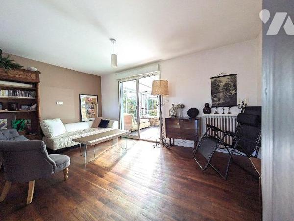 A Pont-Aven (Finistère Sud), maison avec véranda sur 422m2 m² de terrain clos à proximité imméd...