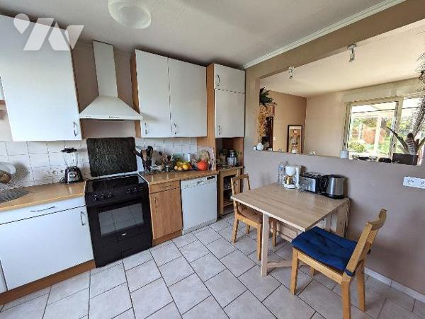 A Pont-Aven (Finistère Sud), maison avec véranda sur 422m2 m² de terrain clos à proximité imméd...