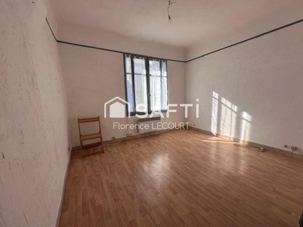 T3 avec terrasse dans maison de village