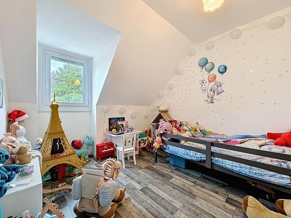 A VENDRE à CORNÉ limite MAZÉ (49630) Maison 4 chambres, un bureau et 1986 m² de terrain et grande dépendance !