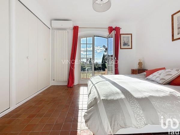 Maison 9 pièces de 270 m² à Sanary-sur-Mer (83110)