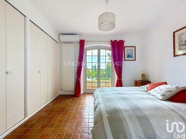 Maison 9 pièces de 270 m² à Sanary-sur-Mer (83110)