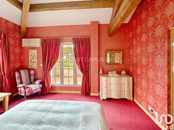 Maison 9 pièces de 270 m² à Sanary-sur-Mer (83110)