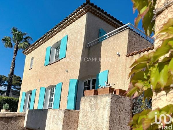 Maison 9 pièces de 270 m² à Sanary-sur-Mer (83110)
