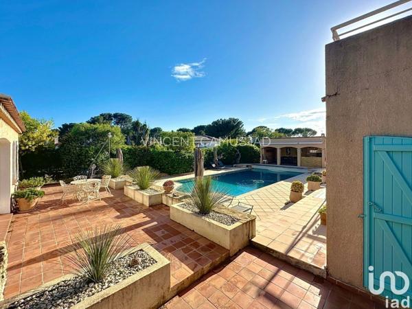 Maison 9 pièces de 270 m² à Sanary-sur-Mer (83110)