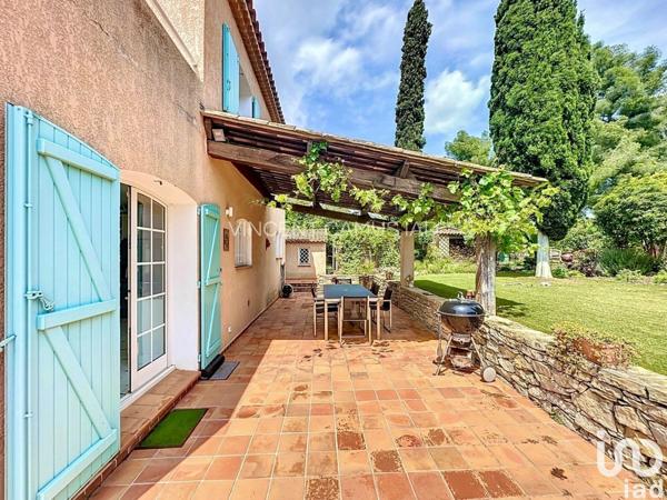 Maison 9 pièces de 270 m² à Sanary-sur-Mer (83110)