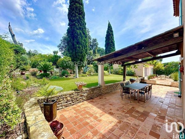 Maison 9 pièces de 270 m² à Sanary-sur-Mer (83110)