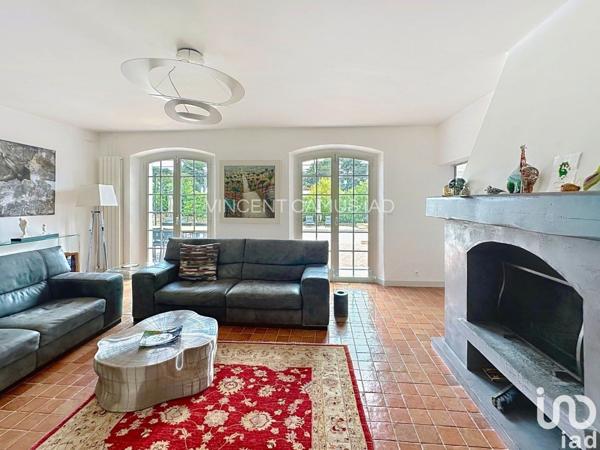 Maison 9 pièces de 270 m² à Sanary-sur-Mer (83110)