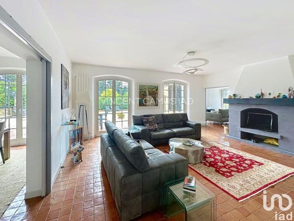 Maison 9 pièces de 270 m² à Sanary-sur-Mer (83110)