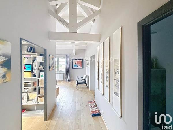 Maison 9 pièces de 270 m² à Sanary-sur-Mer (83110)