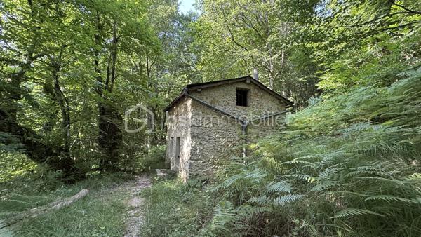 Terrain de 18 325 m²