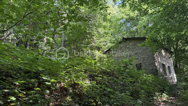 Terrain de 18 325 m²