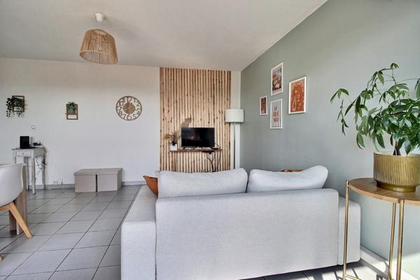 Appartement Marignane de type 4 pièces de 73m² avec terrasse et cave privative