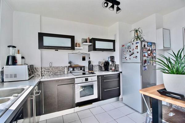 Appartement Marignane de type 4 pièces de 73m² avec terrasse et cave privative