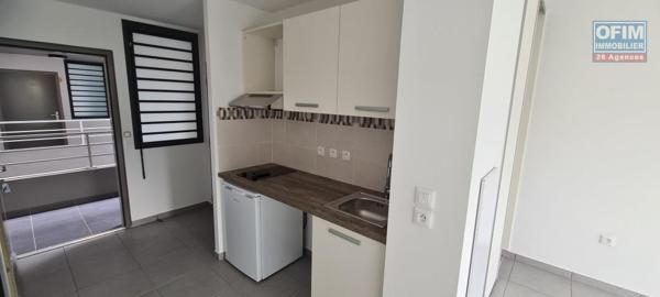 A louer trois grands studios neufs - pour ETUDIANTS - à la porte de l'université du Tampon