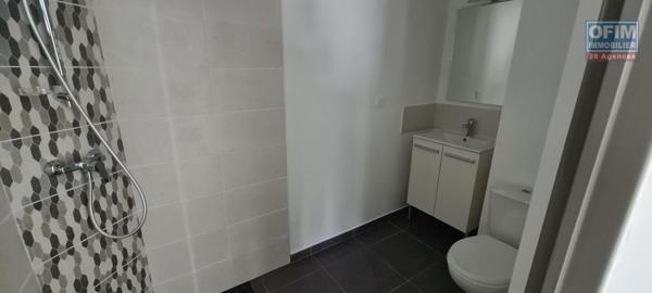 A louer trois grands studios neufs - pour ETUDIANTS - à la porte de l'université du Tampon