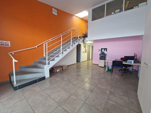 Bureaux ChÂteau-arnoux-saint-auban 470 m2