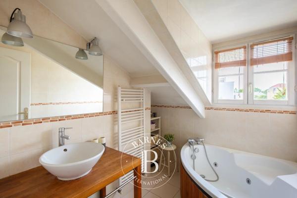 Saint-Germain-en-Laye, Maison 4 Chambres -  107 m² à vendre