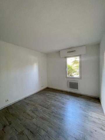 Saint-Raphaël proche centre-appartement T4 de 83m2 avec jardin