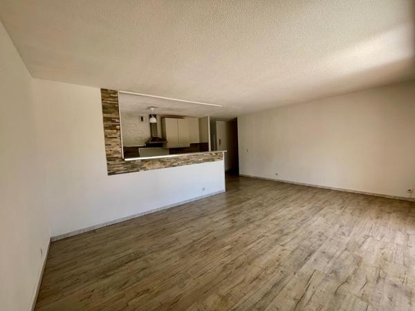 Saint-Raphaël proche centre-appartement T4 de 83m2 avec jardin