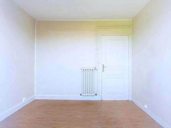 T3 traversant lumineux avec balcons